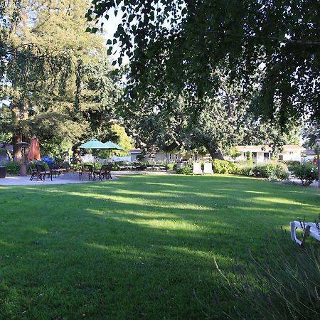 Meadowlark Inn Solvang Exterior photo