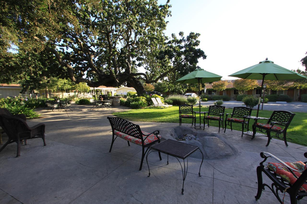 Meadowlark Inn Solvang Exterior photo